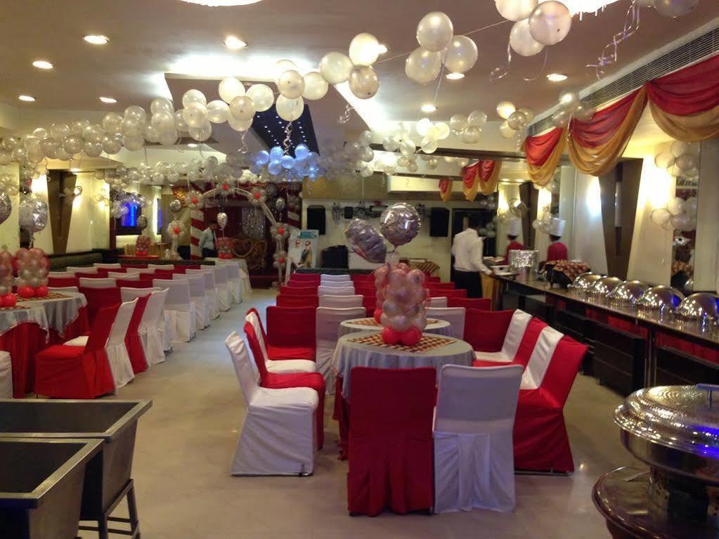 Hotel Silver Stone ลูดิฮานา ภายนอก รูปภาพ